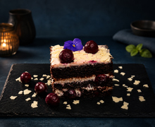 BROWNIE CU VIȘINE